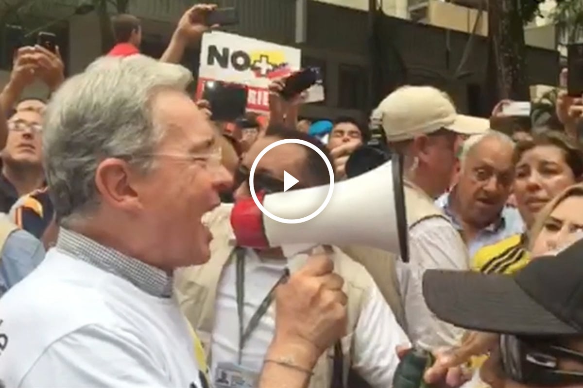 Álvaro Uribe, durante la marcha de Medellín, este sábado. (OKD)