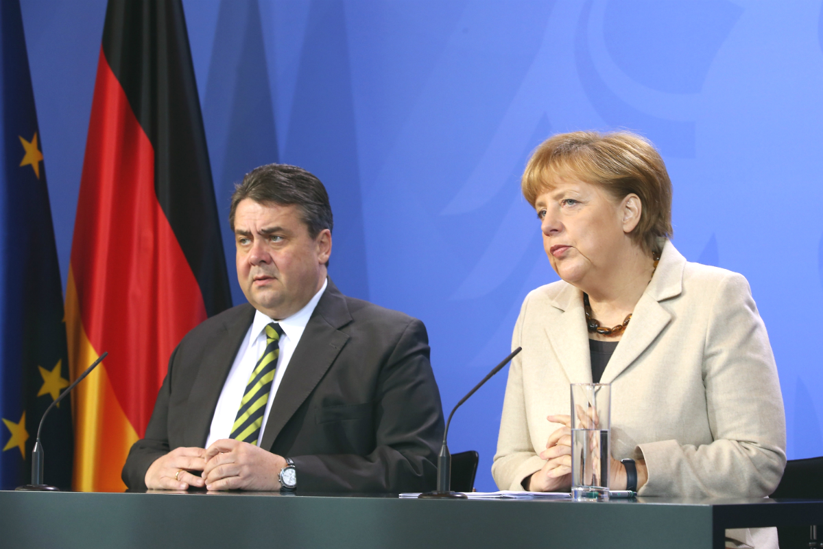 Sigma Gabriel junto a Angela Merkel. (Foto: GETTY).