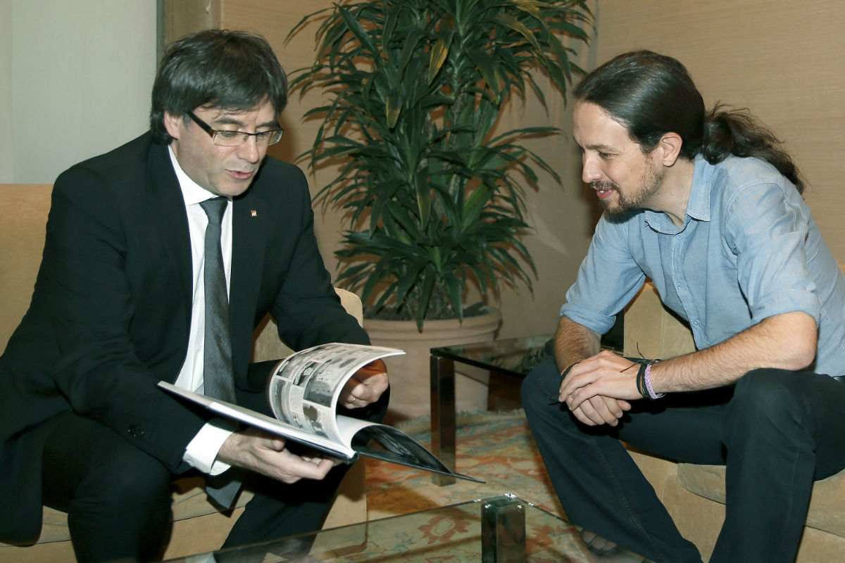 Puigdemont e Iglesias en su reunión. (Foto: EFE)