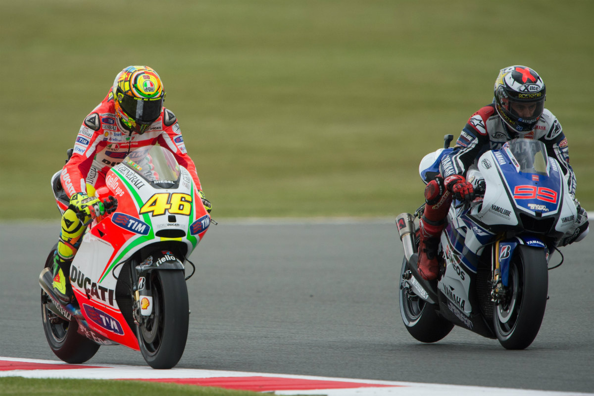 Las tornas han cambiado. Ahora Rossi irá con la Yamaha y Lorenzo sufrirá a la Ducati. (Getty)