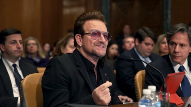 Bono de U2 propone en el Senado combatir al ISIS por medio de la comedia