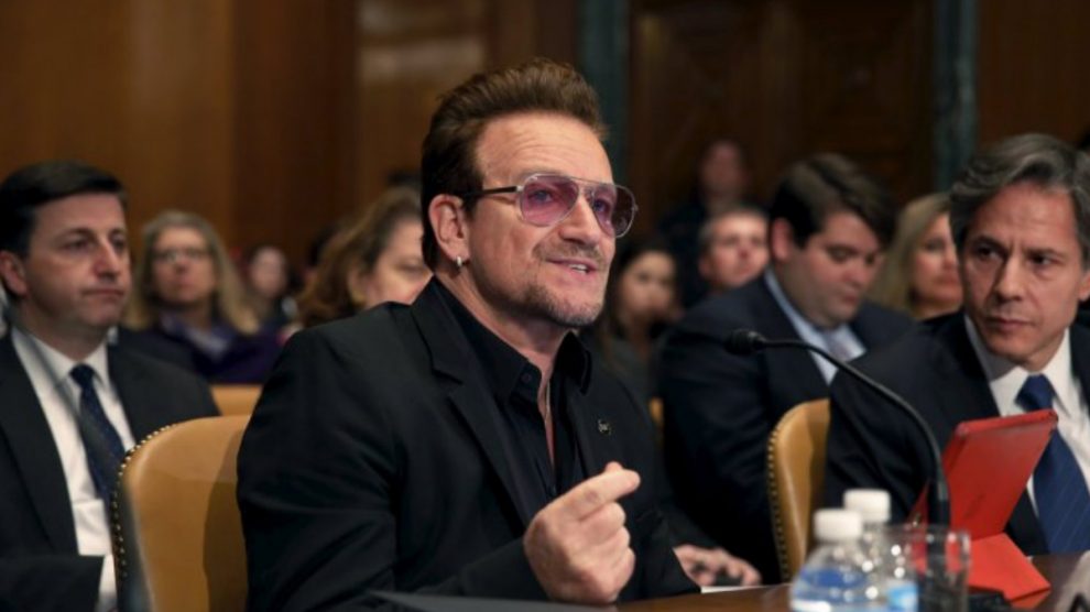 El cantante de U2 Bono durante su intervención en el subcomité del Senado estadounidense. (Foto: @ReportUK)