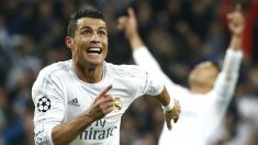 Cristiano celebra uno de sus tres goles al Wolfsburgo. (Reuters)