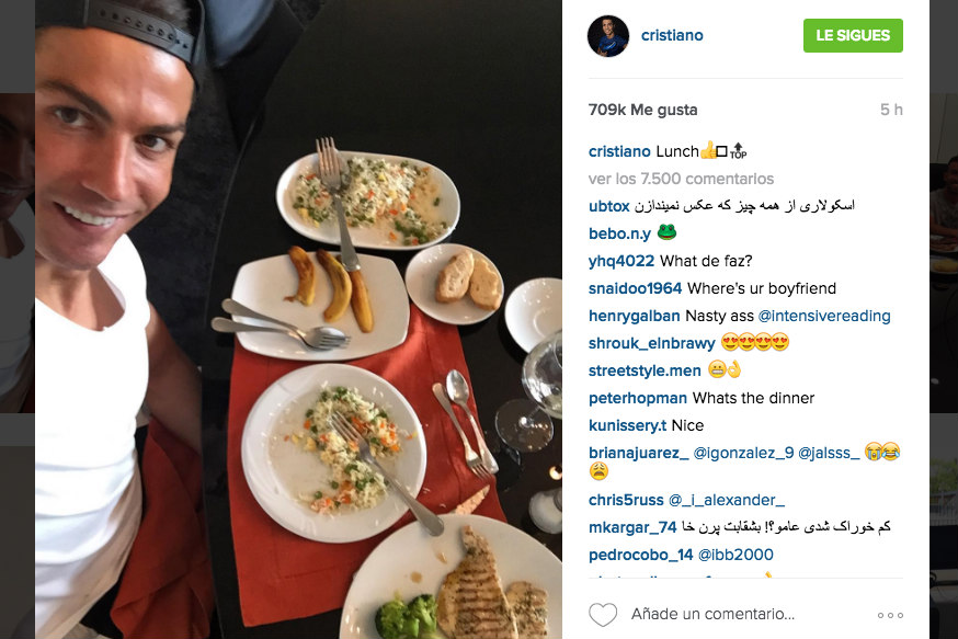 Cristiano Ronaldo, durante su comida de este viernes. (Instagram)