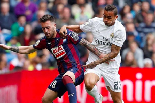 Danilo fue pitado por el Bernabéu ante el Eibar. (Instagram)