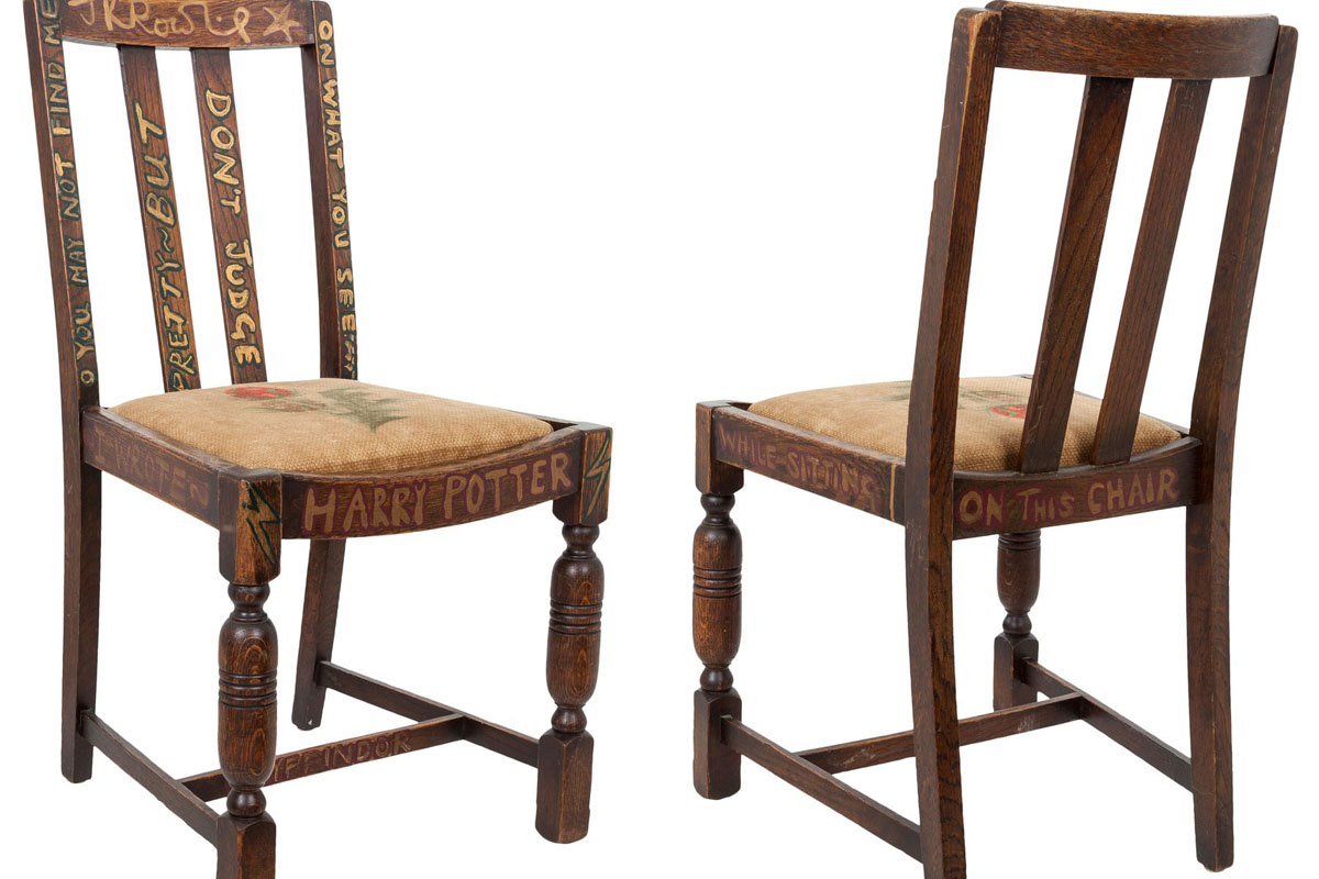 J.K. Rowling reconoce que se trata de una simple y barata silla de madera. (Foto: Heritage Auctions)