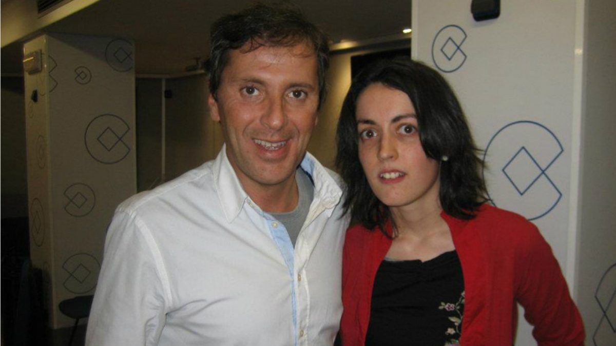 El periodista deportivo Paco González con la acusada de intentar asesinar a su mujer.