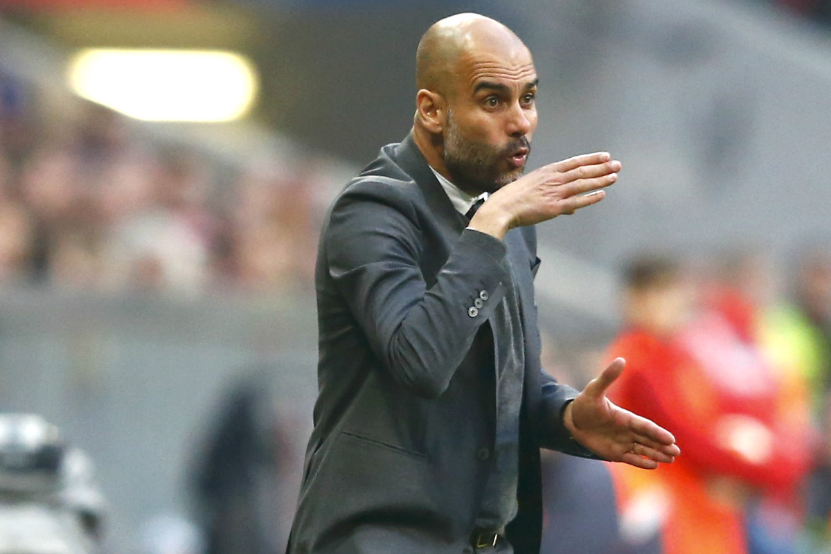 Pep Guardiola dando indicaciones durante un partido con el Bayern. (Reuters)