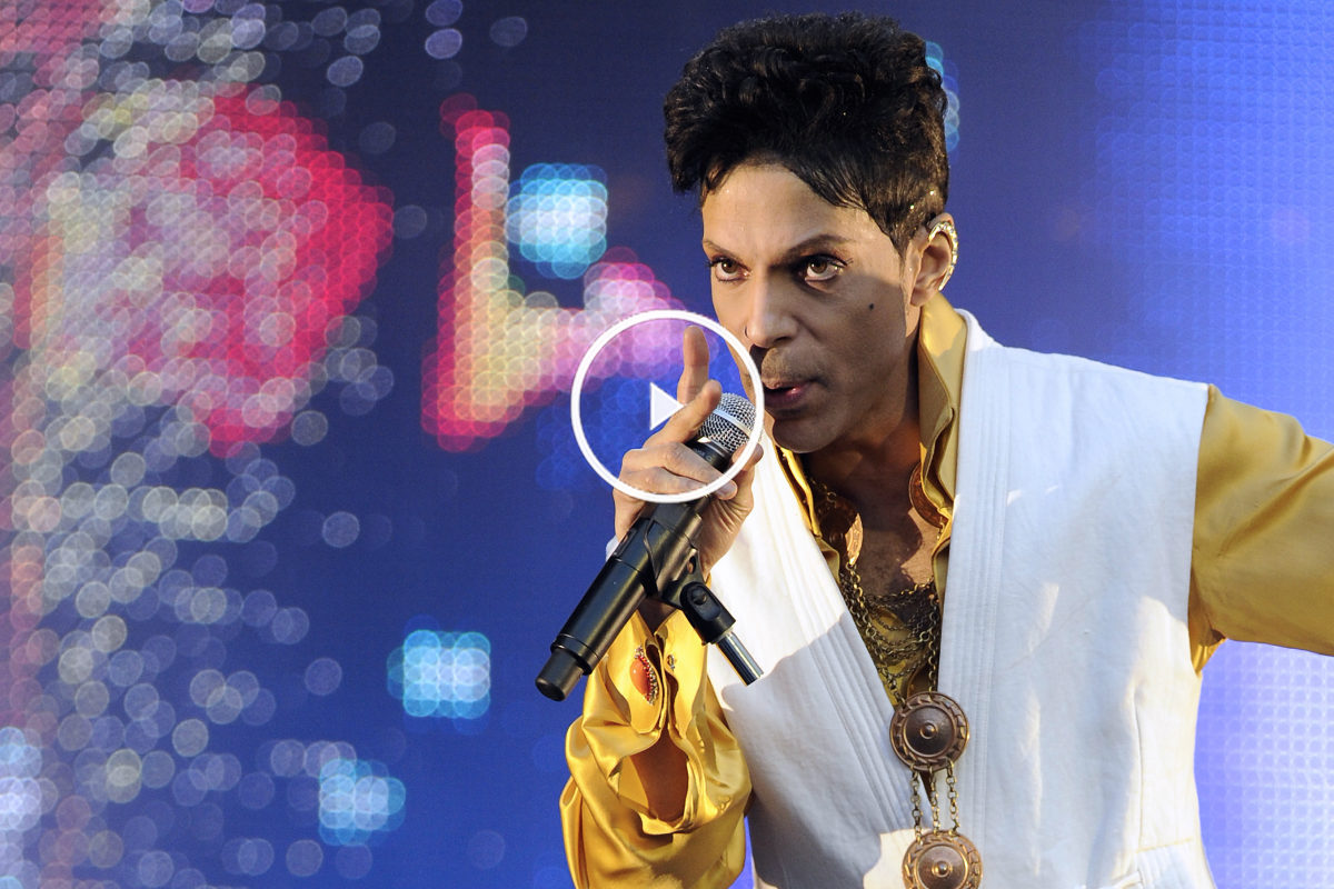 Prince, durante un concierto en 2011, en el Stade de France, París. (AFP)