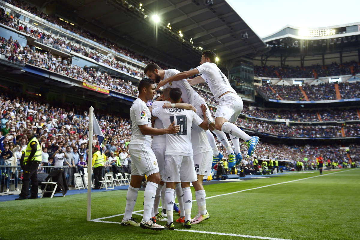 Los jugadores del Real Madrid celebran un gol ante el Eibar. (AFP)