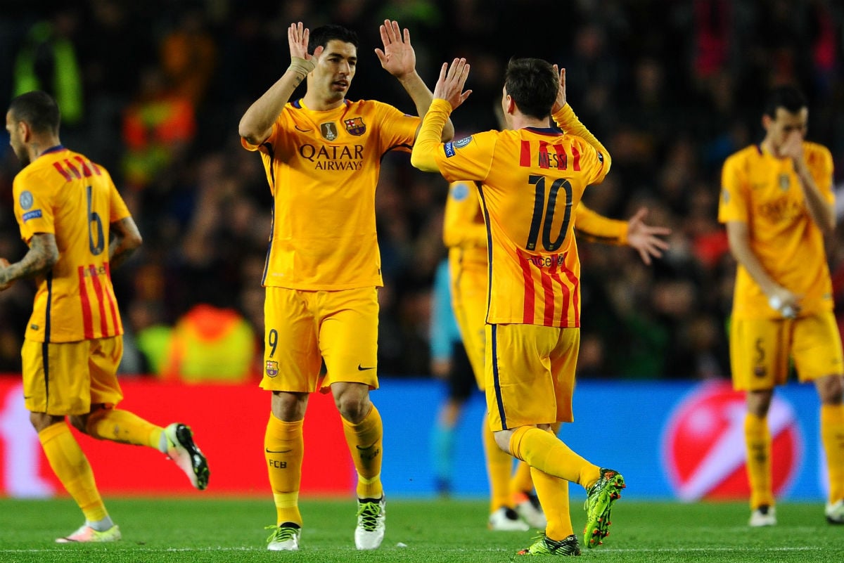 Suárez y Messi celebran el segundo gol del Barcelona. (Getty)