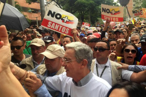 El ex presidente Uribe, durante la marcha del pasado 2 de abril en Medellín. (OKD)