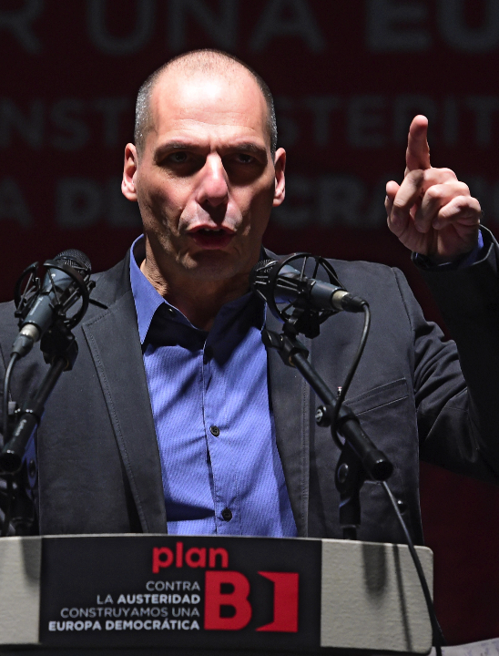 Varoufakis en el mitin en Madrid. (Foto: AFP)
