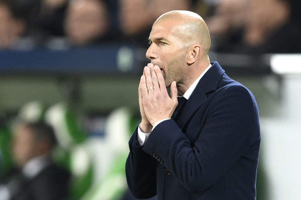 Zinedine Zidane, en el partido ante el Wolfsburgo. (Reuters)