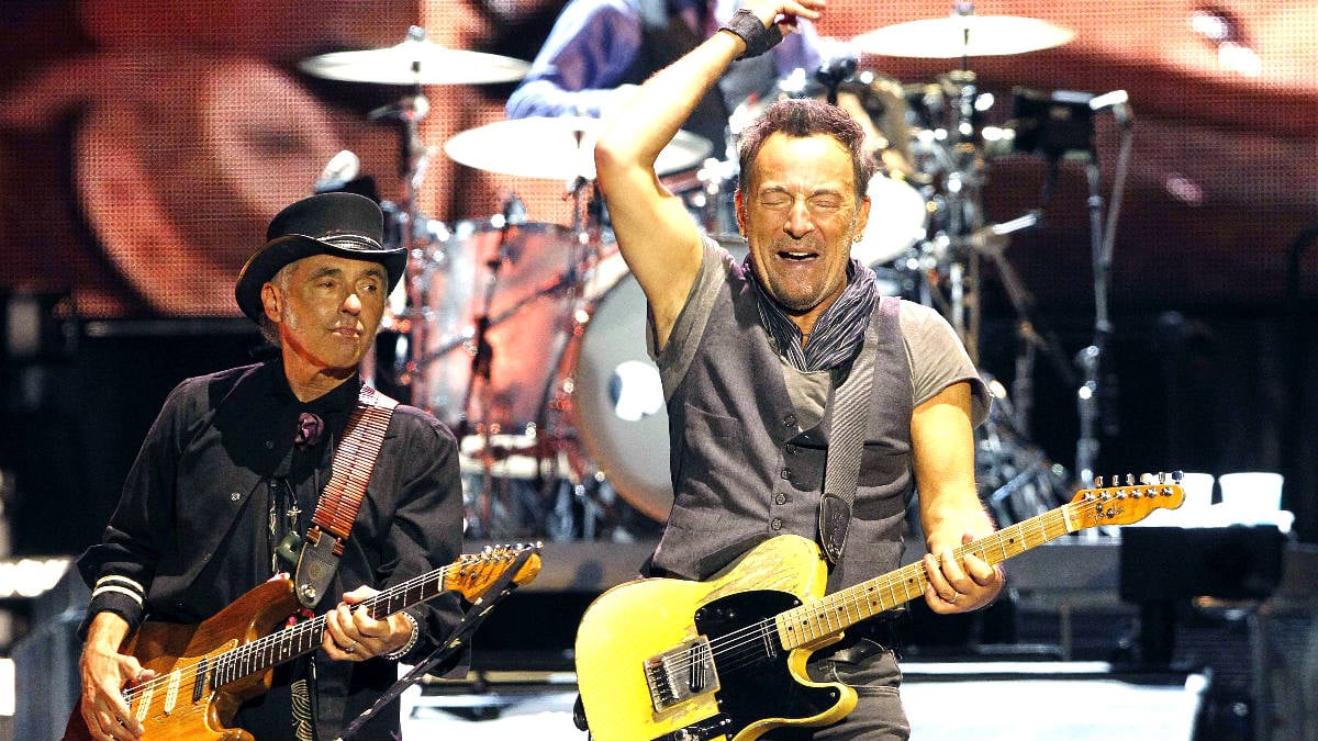 Bruce Springsteen durante su actuación en el Camp Nou (Foto: Efe).