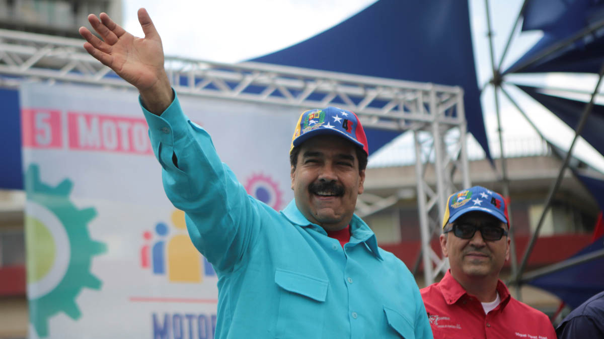 Nicolás Maduro durante un encuentro con seguidores en Caracas (Foto: Reuters)