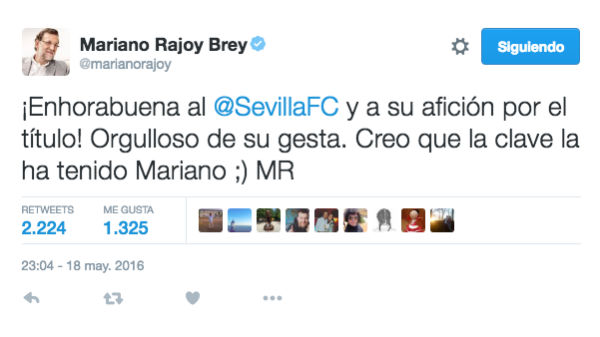 Rajoy felicitó al Sevilla con broma incluida.