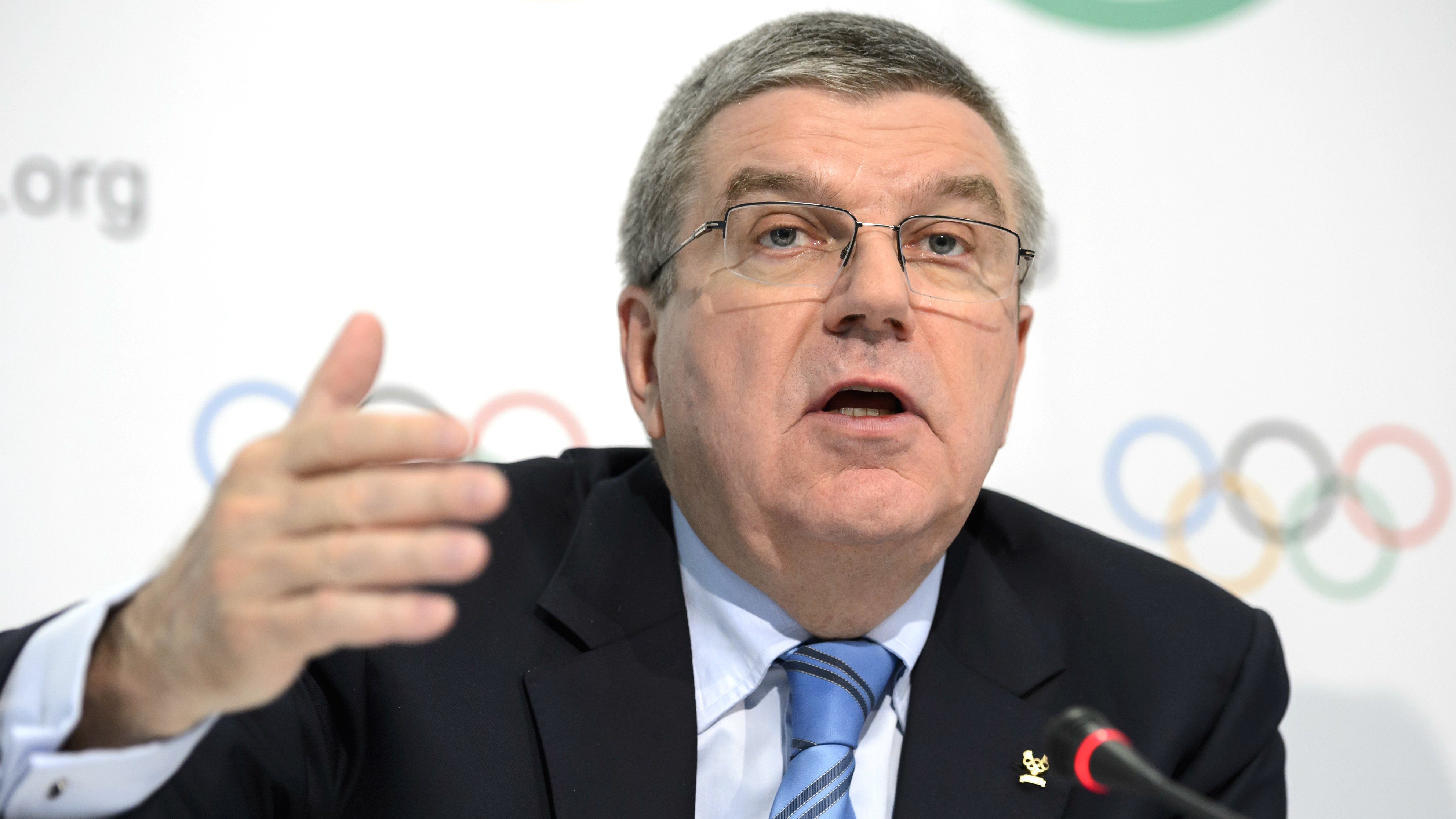 El presidente del COI, Thomas Bach, anunció que algunos atletas pueden no ir a Río por dopaje. (AFP)