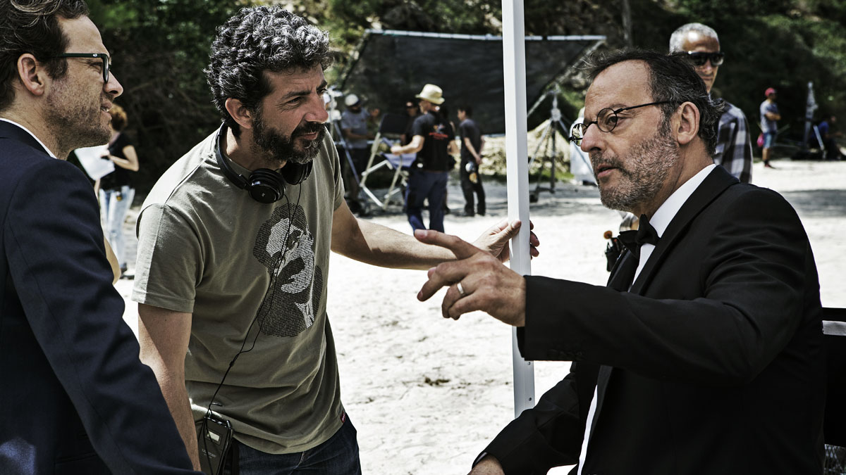 El actor Jean Reno habla con el director de la campaña publicitaria, dirigida por el premiado con un Goya por La Isla Mínima, Alberto Rodríguez Librero. (Foto: Estrella D.)