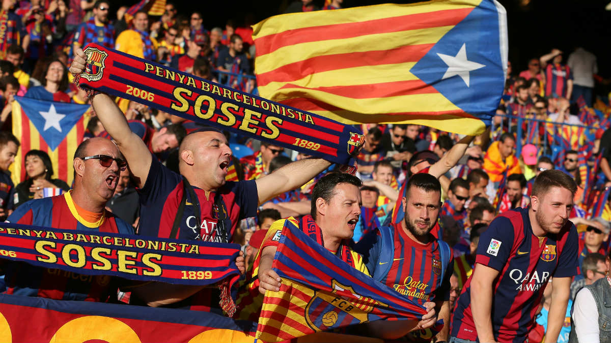 Aficionados del Barcelona pitando al Himno y a los Reyes en la Copa de 2016. (Foto: AFP)
