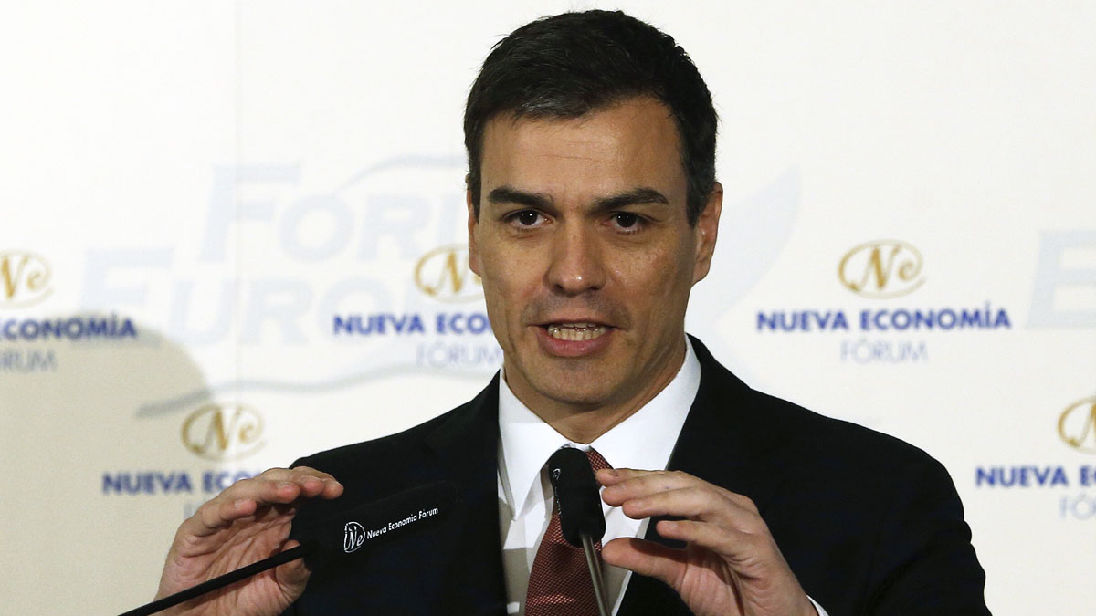 Pedro Sánchez en el Nueva Economía Fórum. (Foto: AFP)