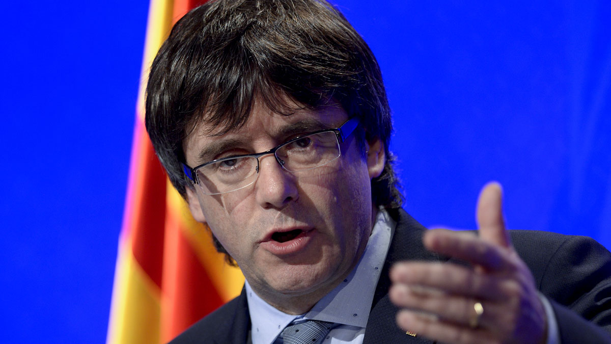 Carles Puigdemont venderá referendum ilegal 1-= en chat independentista. (Foto: AFP)