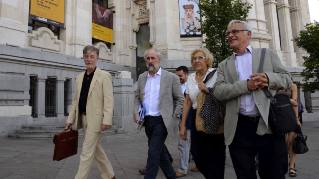 Carmena se reunirá en el Ayuntamiento con el rumano que boicoteó a Rajoy al grito de «sois la mafia»