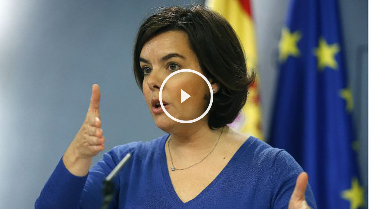 Soraya Saenz de Santamaría anuncia las medidas acordadas tras el Consejo de Ministros.