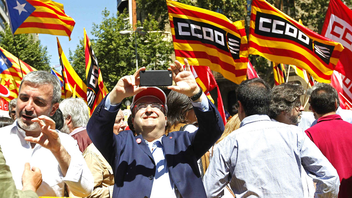 Miquel Iceta durante la protesta contra el Tribunal Constitucional en Barcelona (Foto: Efe).