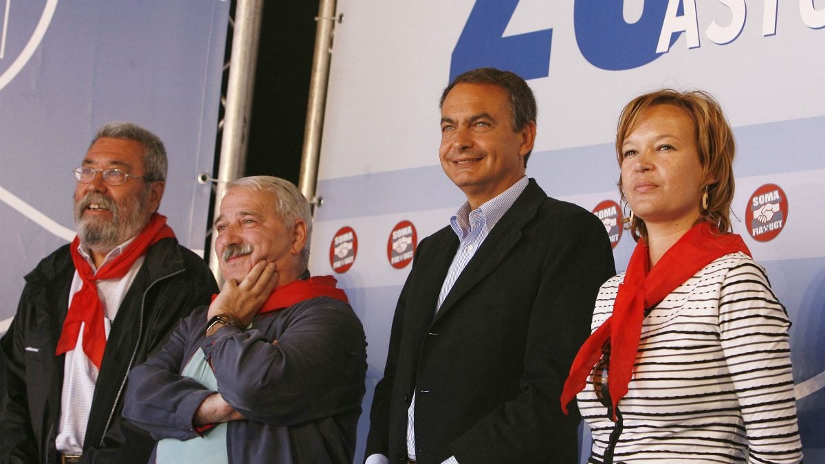 La ex ministra Leire Pajín junto a José Luis Rodríguez Zapatero (Foto: PSOE)