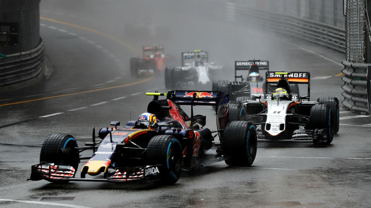 Sainz rodaba delante de Pérez en Mónaco hasta que las paradas en boxes arruinaron su carrera. El de Force India acabó en el podio. (Getty)