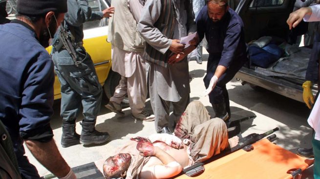 Mueren 73 personas en un accidente múltiple con un camión cisterna en Afganistán