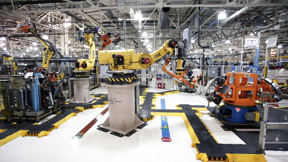 Factoría automovilística robotizada (Foto: GETTY).