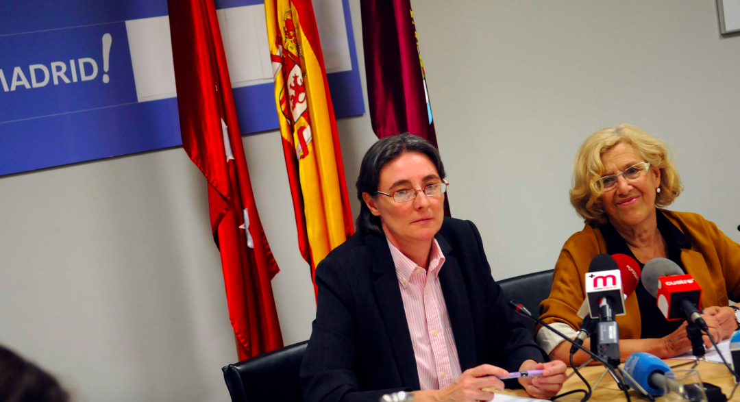Marta Higueras, concejal de Vivienda, y Manuela Carmena en rueda de prensa. (Foto: Madrid)