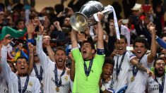 Casilllas levanta La Décima en Lisboa. (Getty)