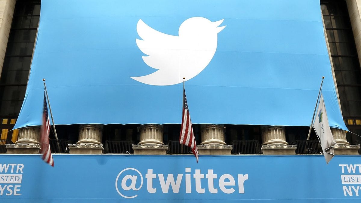 Gran cartel de Twitter en Wall Street. (Foto: AFP)