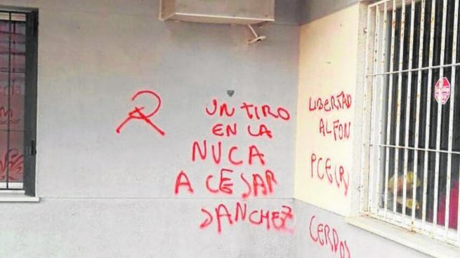 Pintadas de grupos antisistema amenazan de muerte a César Sánchez, presidente de la Diputación de Alicante