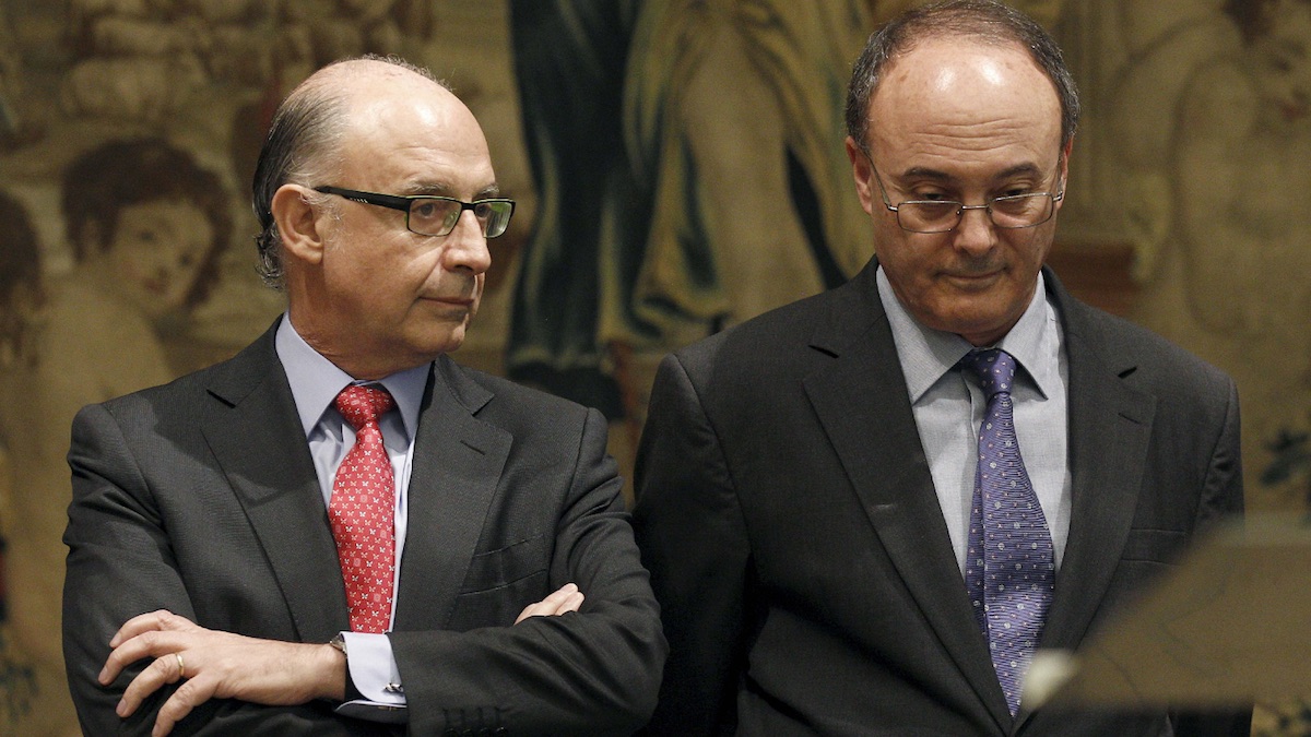 El gobernador del Banco de España. Luis María Linde y el ministro de Hacienda, Cristóbal Montoro. (Foto: EFE)