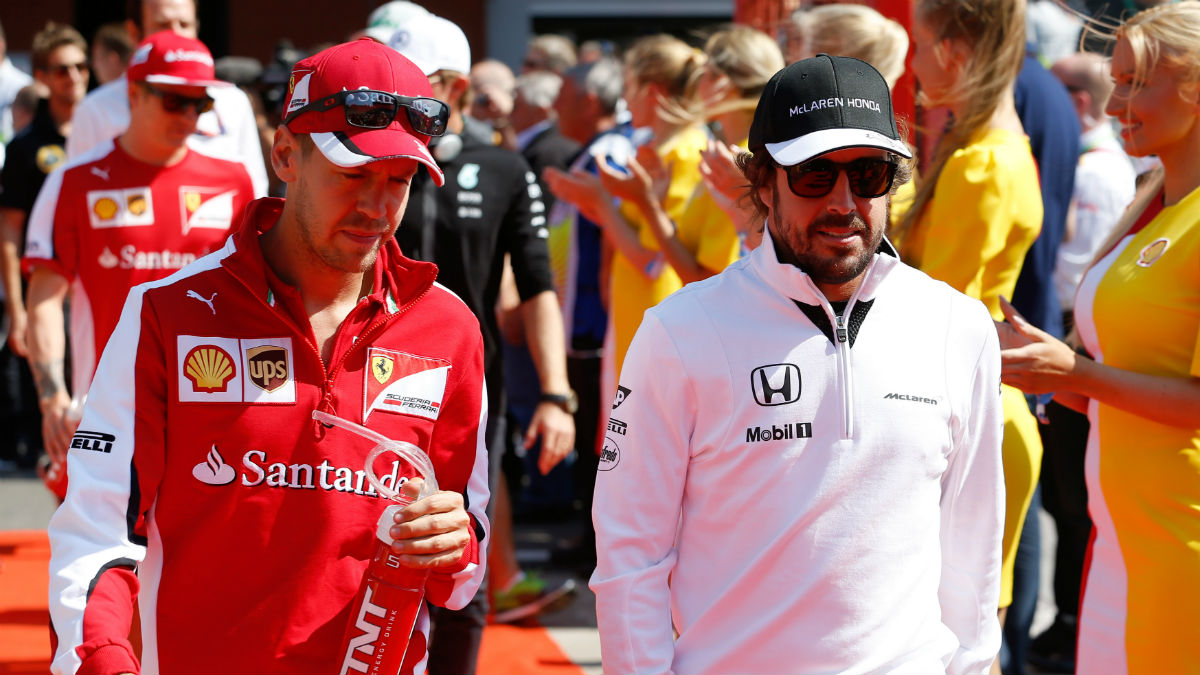 Alonso y Vettel son las dos opciones preferidas de Mercedes si Rosberg no renueva. (Getty)