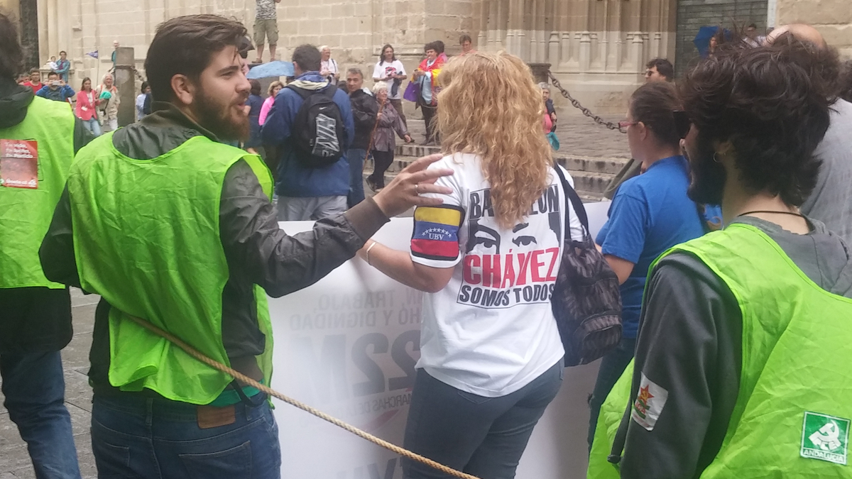 Chavista en la manifestación de Sevilla.