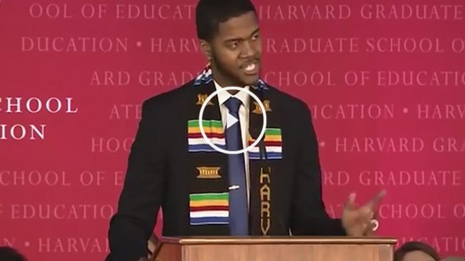 El inspirador discurso de un profesor de Harvard que cautiva al mundo