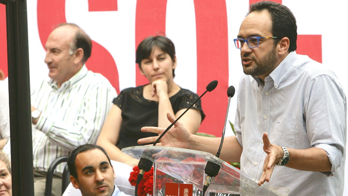 El portavoz del Grupo Parlamentario Socialista en el Congreso de los Diputados, Antonio Hernando (Foto: Efe)