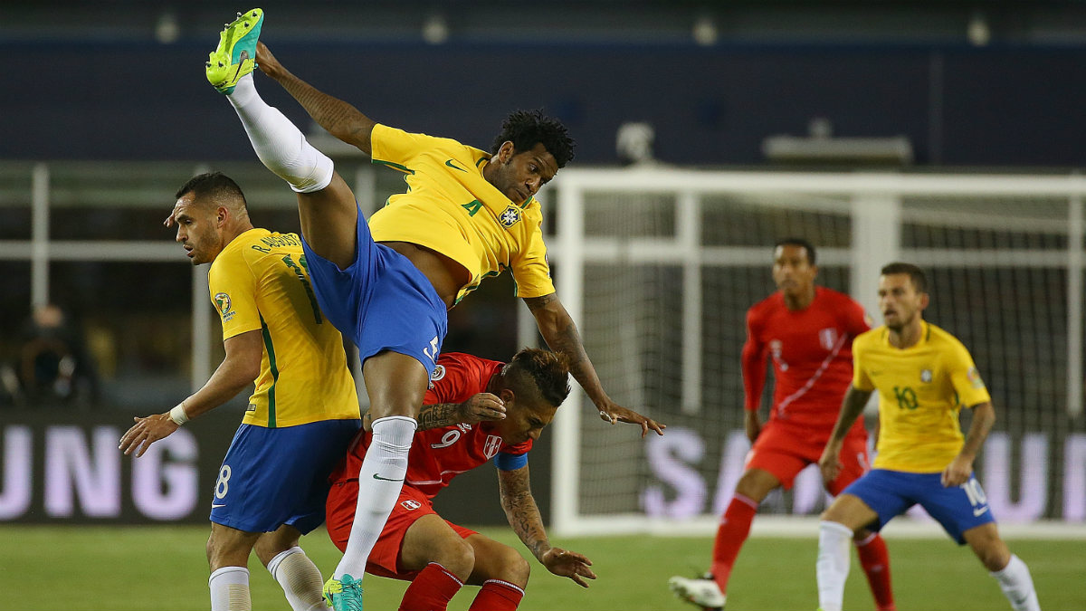 Brasil cayó ante Perú por un gol con la mano. (Getty)