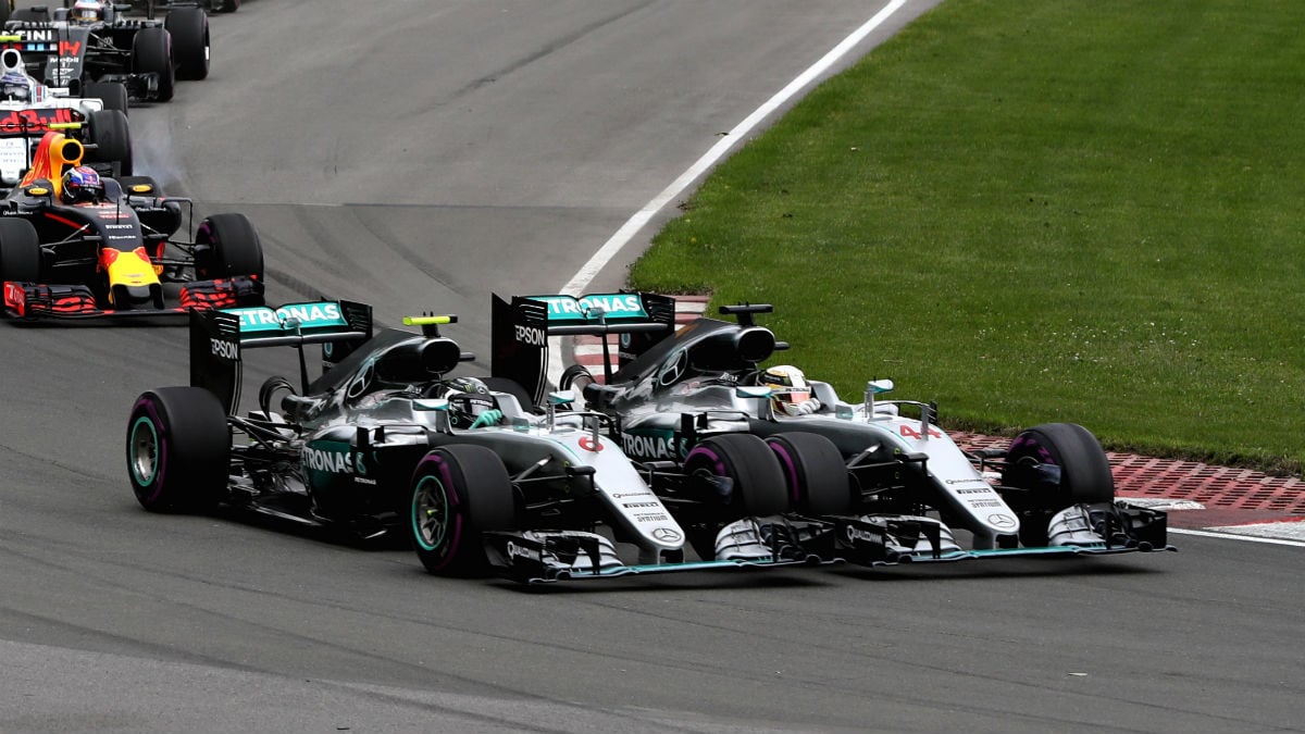 Los comisarios no vieron nada punible en la acción de Hamilton y Rosberg. (Getty)