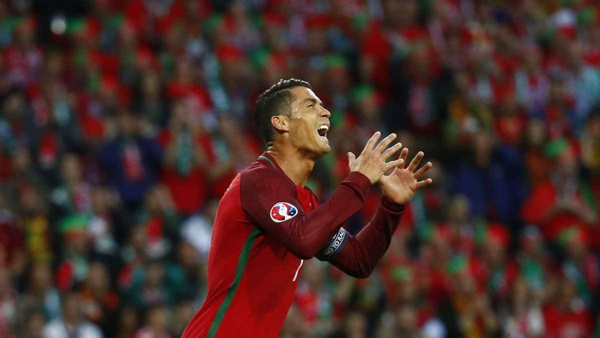 Cristiano Ronaldo se lamenta tras fallar una ocasión. (Reuters)