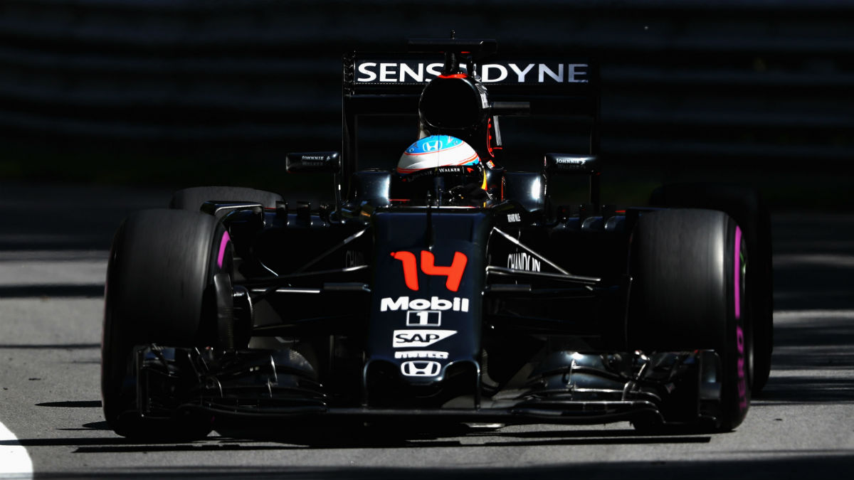 Fernando Alonso no espera un gran rendimiento de su McLaren en el nuevo circuito de Baku. (Getty)