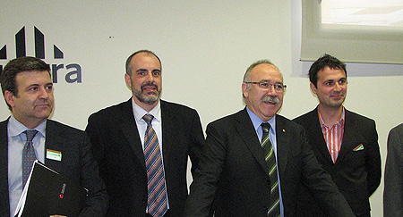 López Bofill (a la derecha) junto a Carod Rovira en una imagen de lavozdebarcelona.com de 2009