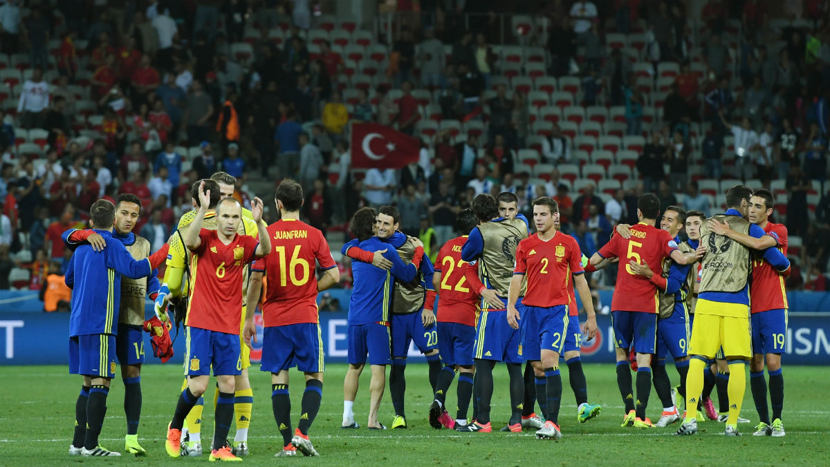 España celebra su triunfo sobre Turquía. (Getty)
