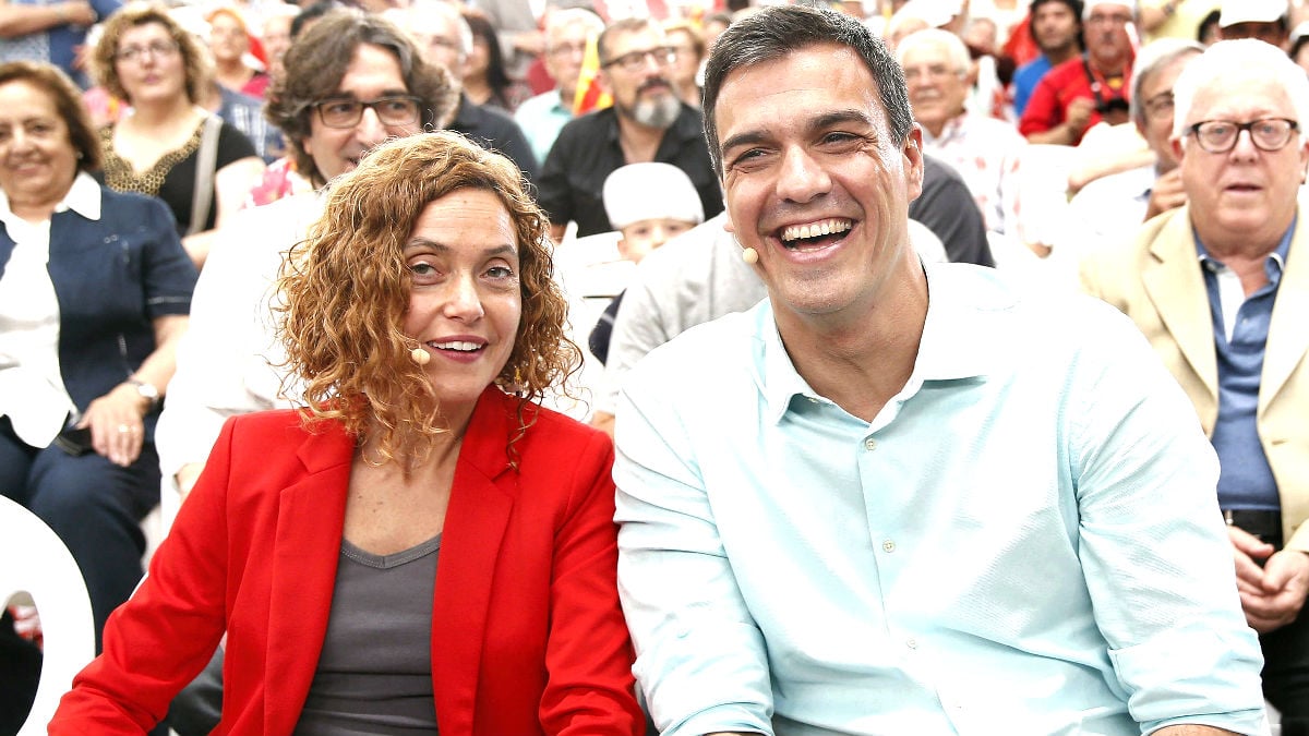 Meritxell Batet y Pedro Sánchez este sábado en Hospitalet (Foto: Efe).