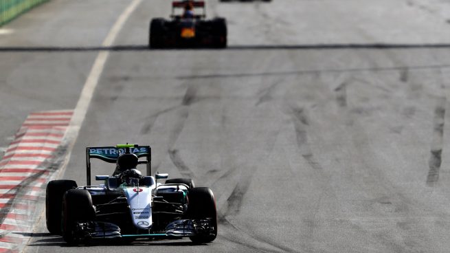 Nico Rosberg se llevó la victoria en Bakú, en un nuevo desastre de McLaren-Honda y Alonso (Getty)